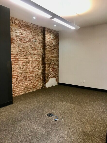 More Photos Of 482 S Broadway, Denver Storefront Retail Office For Lease