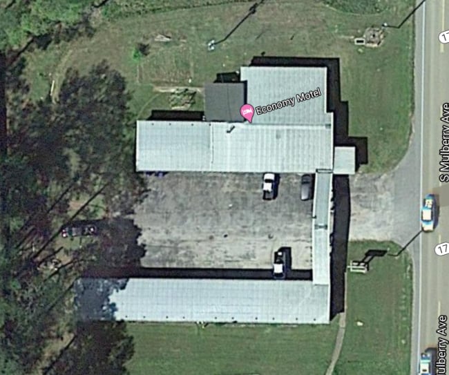 More Photos Of 811 S Mulberry Ave, Butler Hotel For Sale