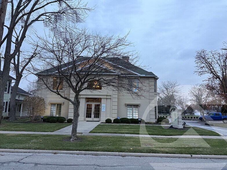 Primary Photo Of 2211 River Rd, Maumee Office For Sale