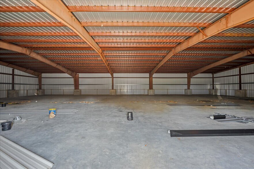More Photos Of 15 Technology Dr, Auburn Warehouse For Lease