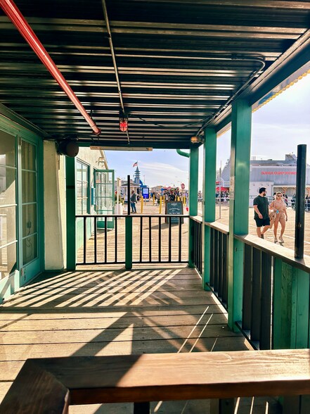 More Photos Of 256 Santa Monica Pier, Santa Monica General Retail For Lease