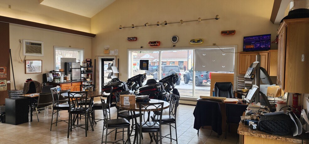 More Photos Of 4579 Lake Rd S, Brockport Auto Dealership For Lease