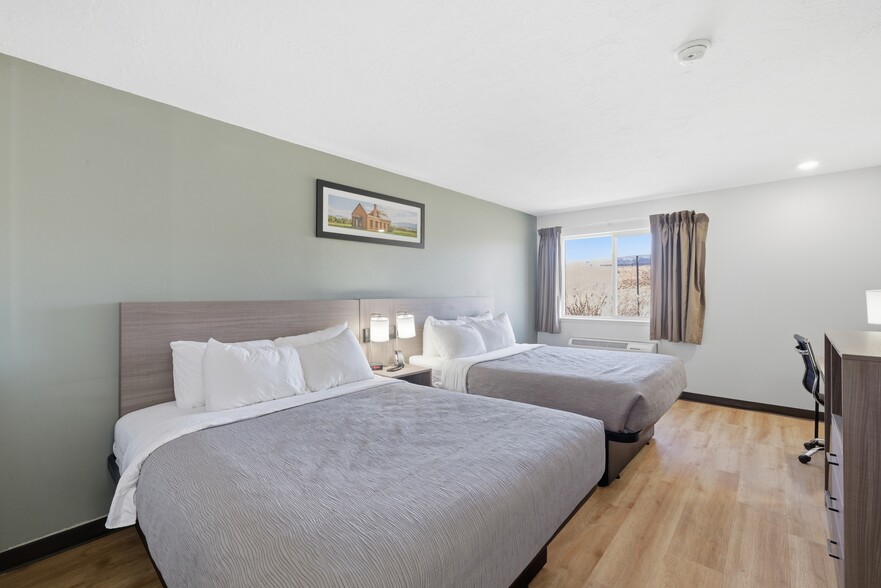 More Photos Of 626 W 1400 N, Beaver Hotel For Sale