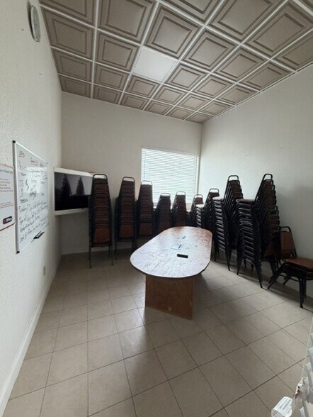 More Photos Of 7228 Bandera Rd, San Antonio Storefront Retail Office For Lease
