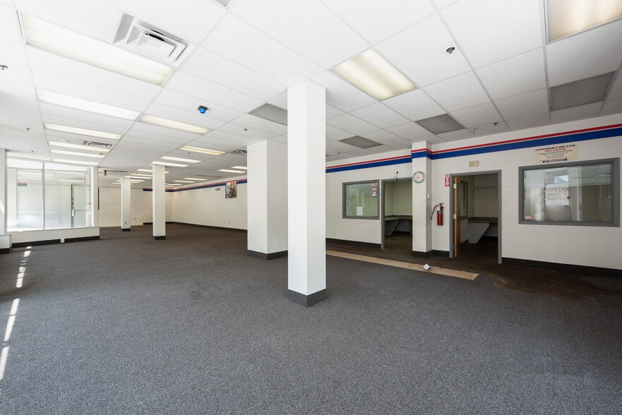 More Photos Of 341 Centre St, Jamaica Plain Freestanding For Lease