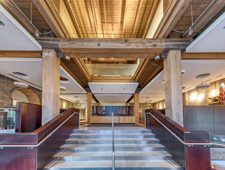 More Photos Of 550 W Randolph St, Chicago Office For Lease