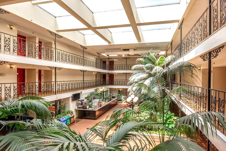 More Photos Of 658 S Westdale Dr, Wichita Hotel For Sale