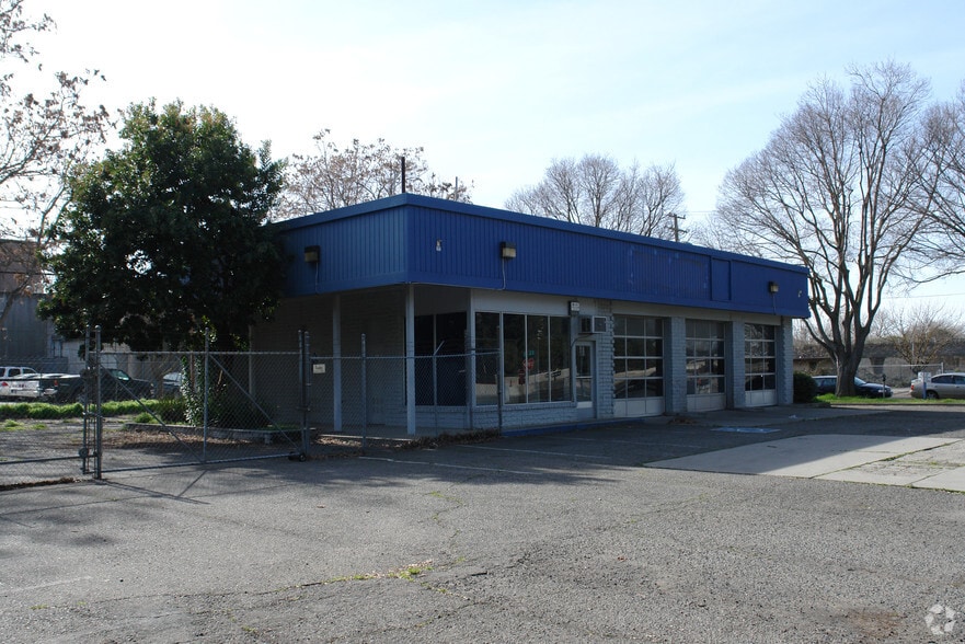 More Photos Of 200 Q St, Sacramento Auto Repair For Lease