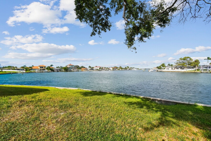 More Photos Of 425 Island way, Clearwater Land For Sale
