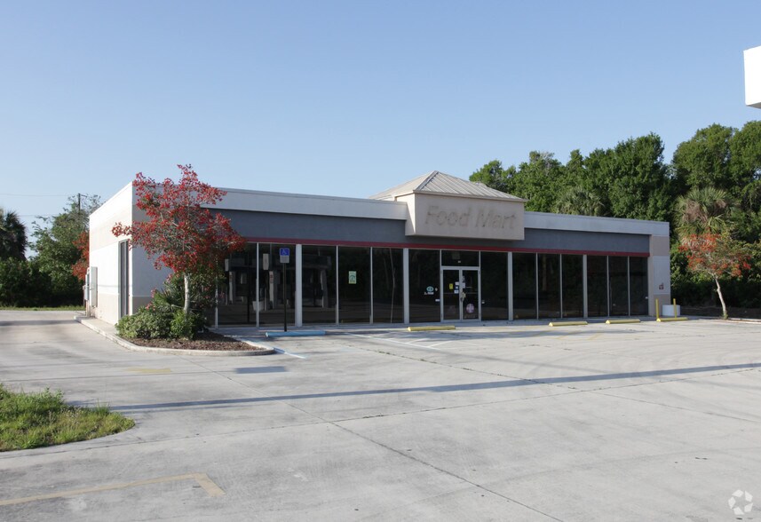 More Photos Of 2605 US Hwy 441 S, Okeechobee Service Station For Lease