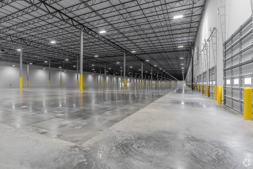 More Photos Of 11006 Mount Holly Huntersville Rd, Huntersville Distribution For Lease