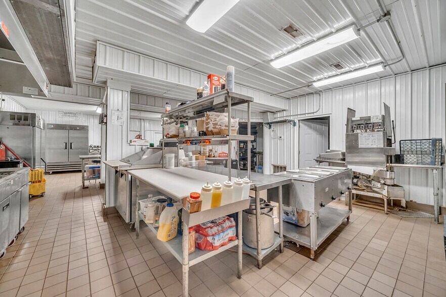More Photos Of 602 Clark St, Utica Restaurant For Sale