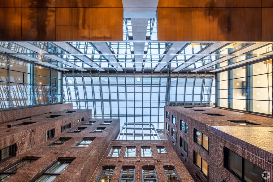 More Photos Of 1155 F St NW, Washington Office For Lease