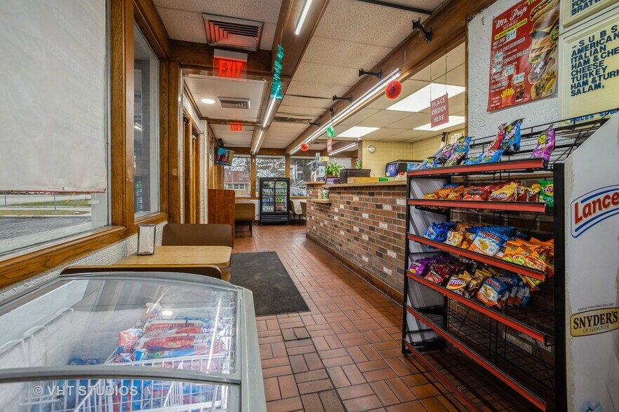 More Photos Of 1262 Lee St, Des Plaines Fast Food For Sale