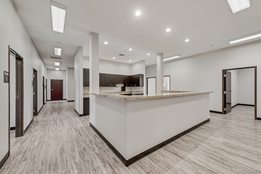 More Photos Of 1205 Avondale Haslet Rd, Haslet Medical For Lease