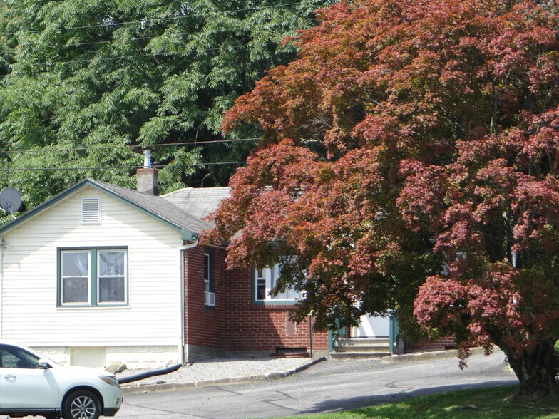 More Photos Of 1725 US-9W Hwy, Milton Hospitality For Sale