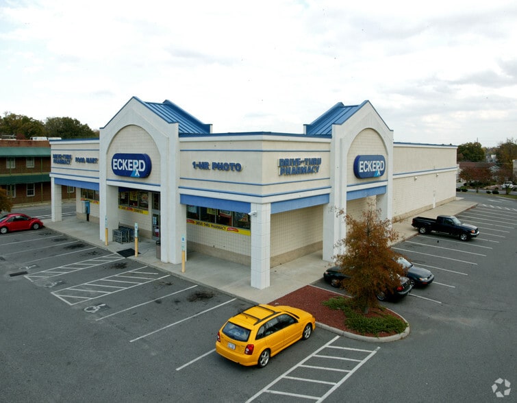 More Photos Of 2100 N Elm St, Greensboro Drugstore For Lease