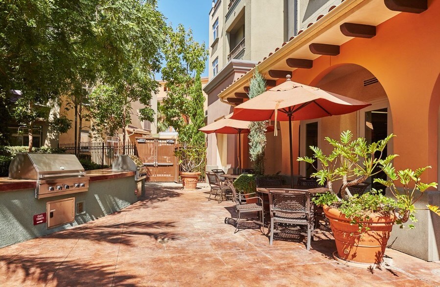 More Photos Of 8601 Lincoln Blvd, Los Angeles Apartments For Lease