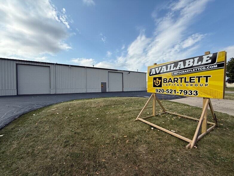 More Photos Of 2927 N Roemer Rd, Appleton Manufacturing For Lease