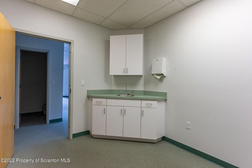 More Photos Of 105 Layton Rd, Clarks Summit Medical For Lease