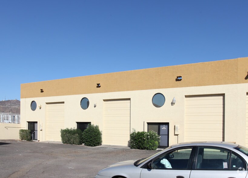 More Photos Of 9855 N 19th Dr, Phoenix Warehouse For Lease