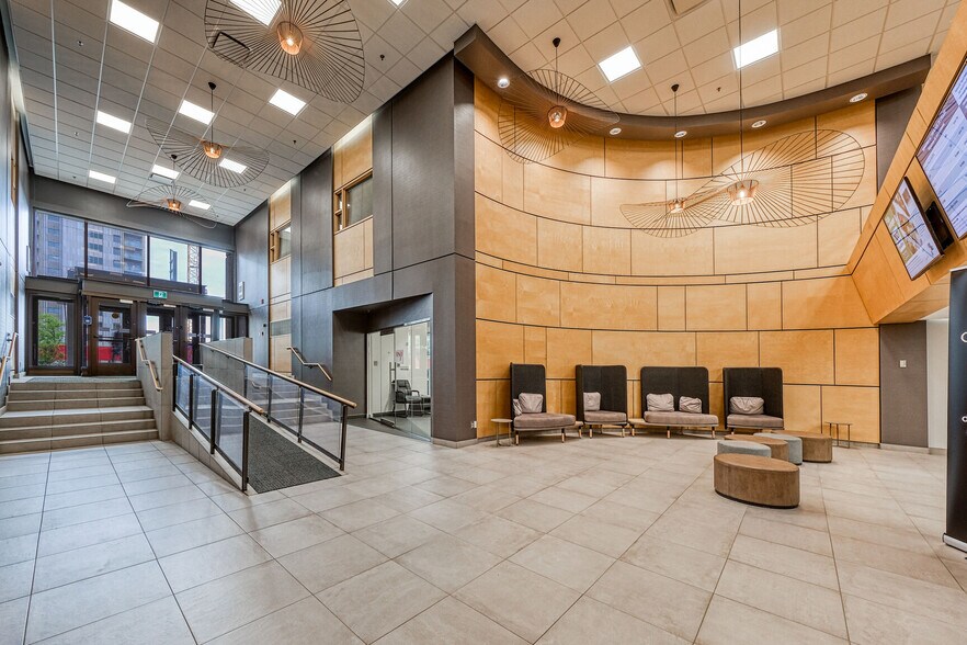 More Photos Of 1000 Rte De L'eglise, Québec Office For Lease