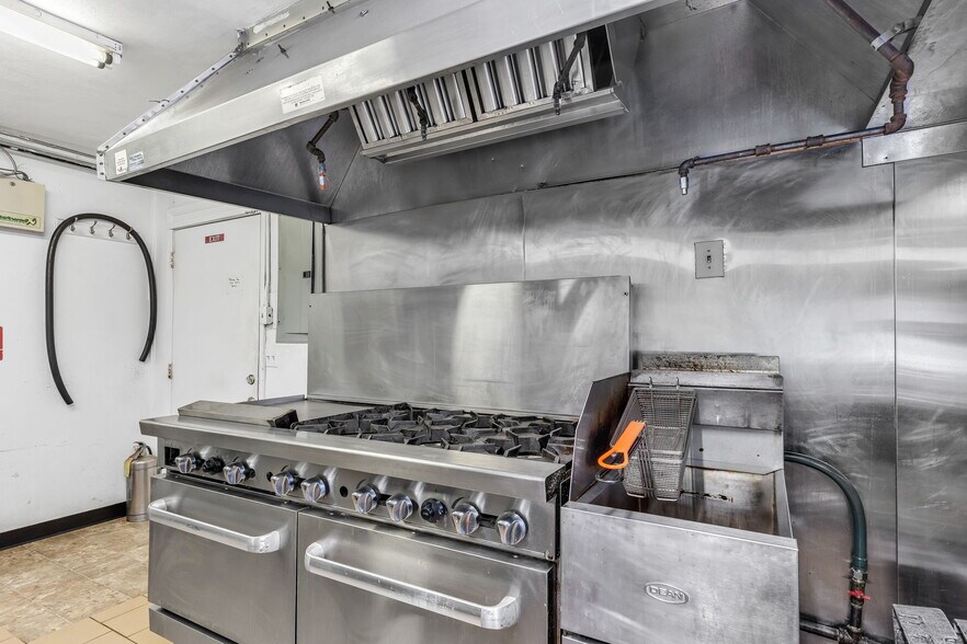 More Photos Of 2301 E Main St, Canon City General Retail For Sale