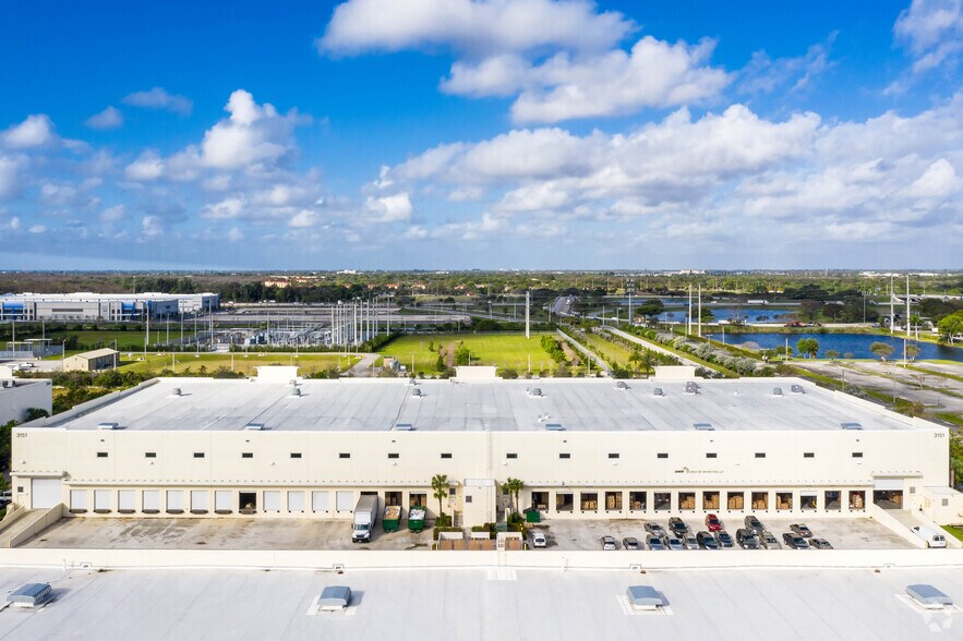 More Photos Of 3151 NW 27th Ave, Pompano Beach Distribution For Lease