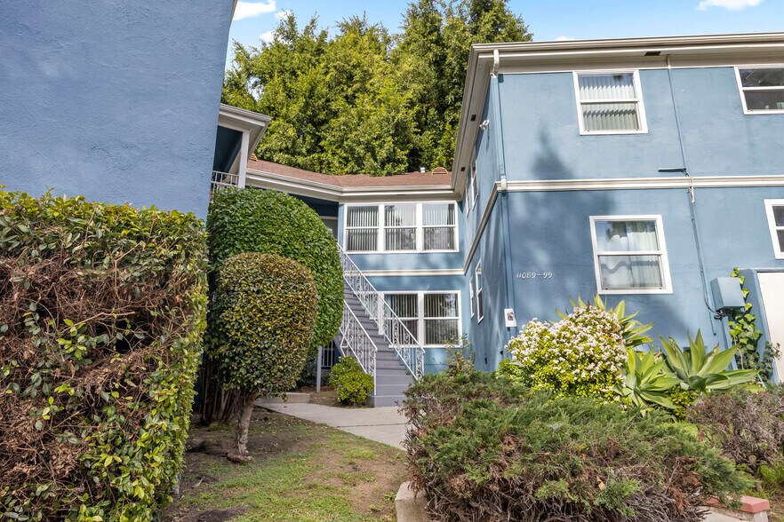 More Photos Of 11089-11099 Strathmore Dr, Los Angeles Apartments For Sale