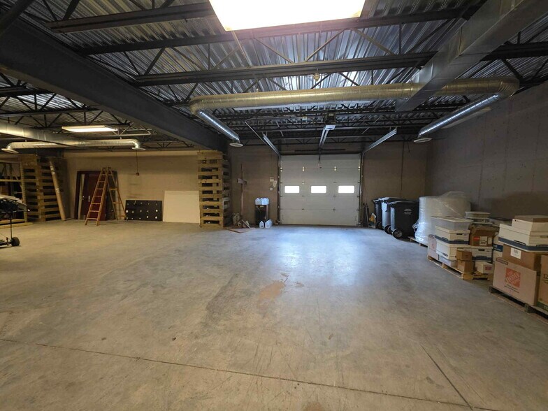 More Photos Of 11717 IL-37, Marion Flex For Sale