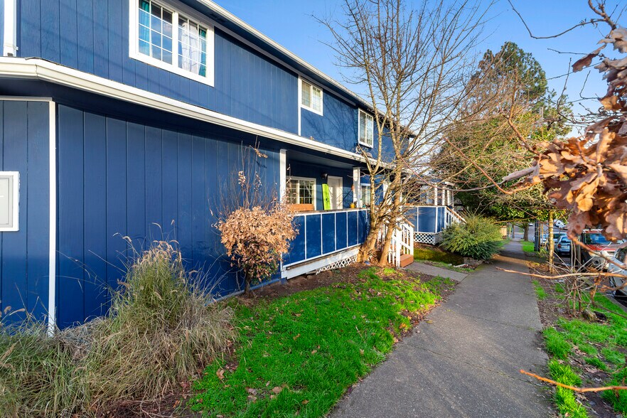 More Photos Of 4346-4350 SE Milwaukie Ave, Portland Apartments For Sale