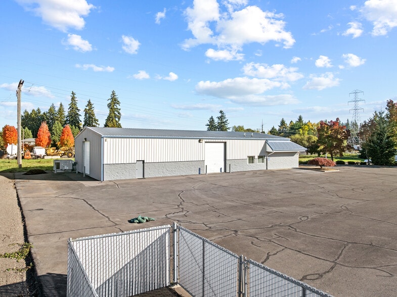 More Photos Of 13735 SW Galbreath Dr, Sherwood Warehouse For Lease