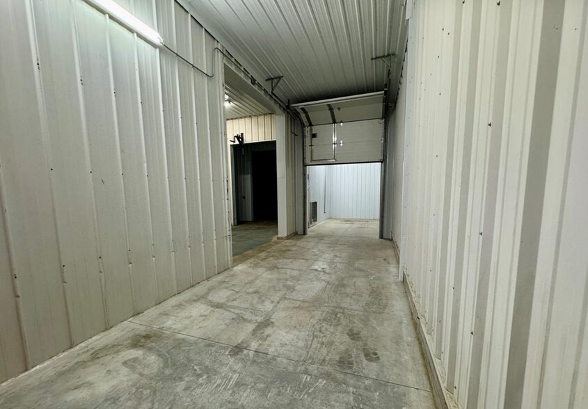 More Photos Of 3512 E Bench Rd, Dillon Manufacturing For Sale