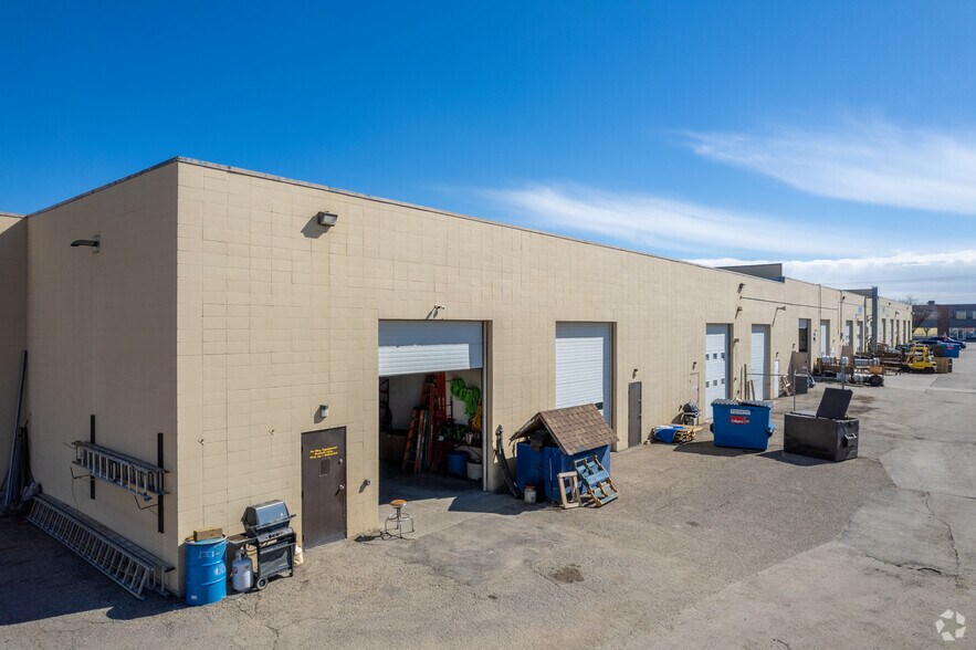 More Photos Of 4063 74th Ave SE, Calgary Showroom For Lease