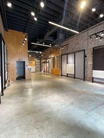 More Photos Of 657 5th Ave, San Diego Storefront For Lease
