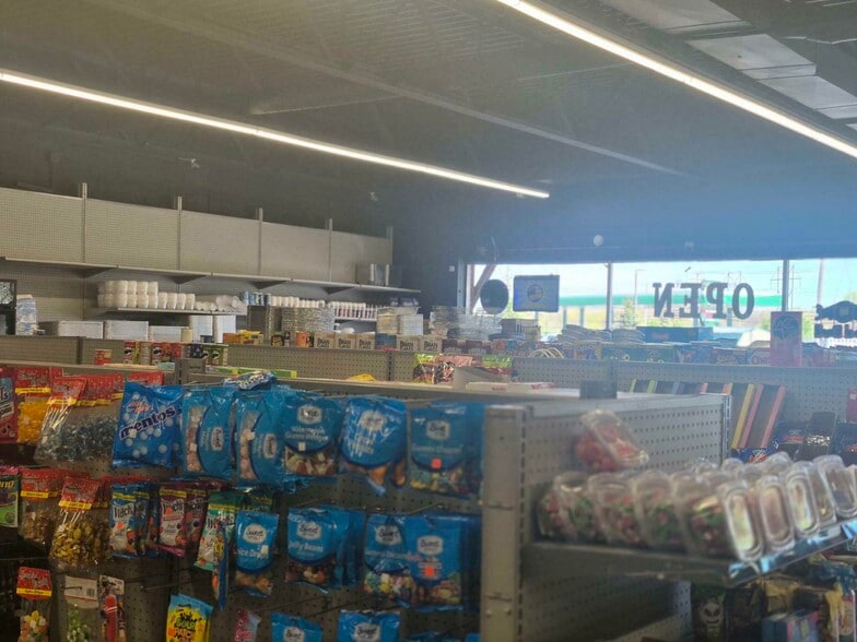 More Photos Of 5470 Camp Rd, Hamburg Convenience Store For Lease