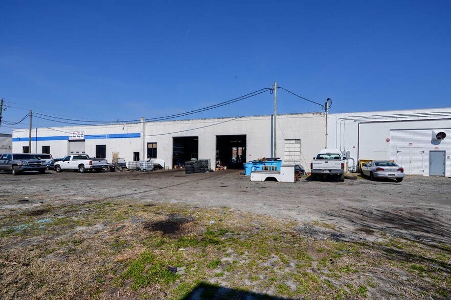 More Photos Of 712 Brown St, Salisbury Auto Repair For Sale