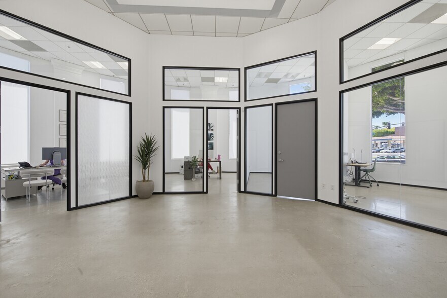 More Photos Of 350 S Beverly Dr, Beverly Hills Office For Lease
