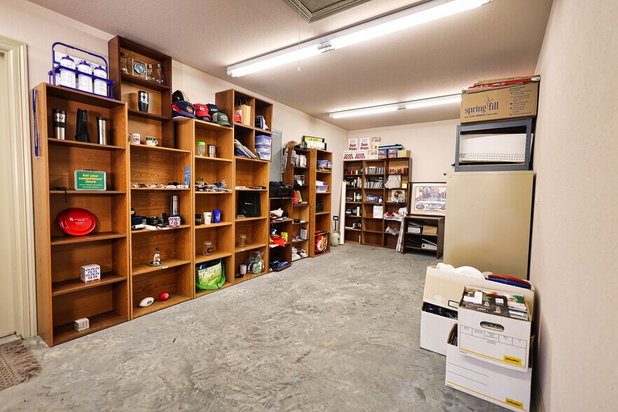More Photos Of 1391 Plaza Pl, Springdale Office For Sale