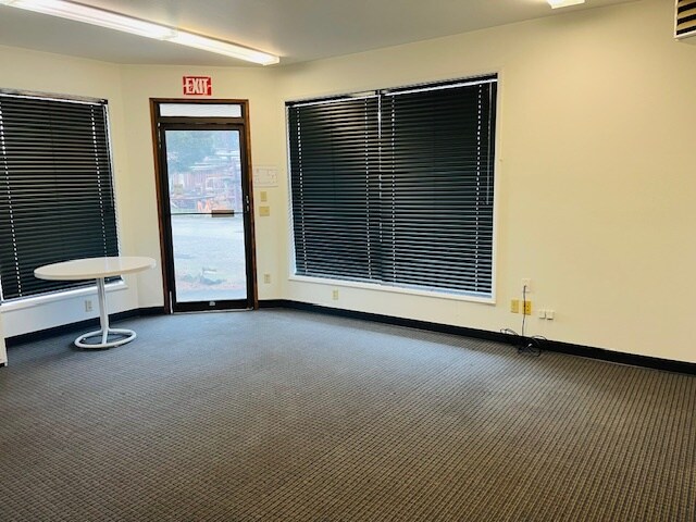 More Photos Of 1105 Ivy Ave, Tillamook Office For Lease