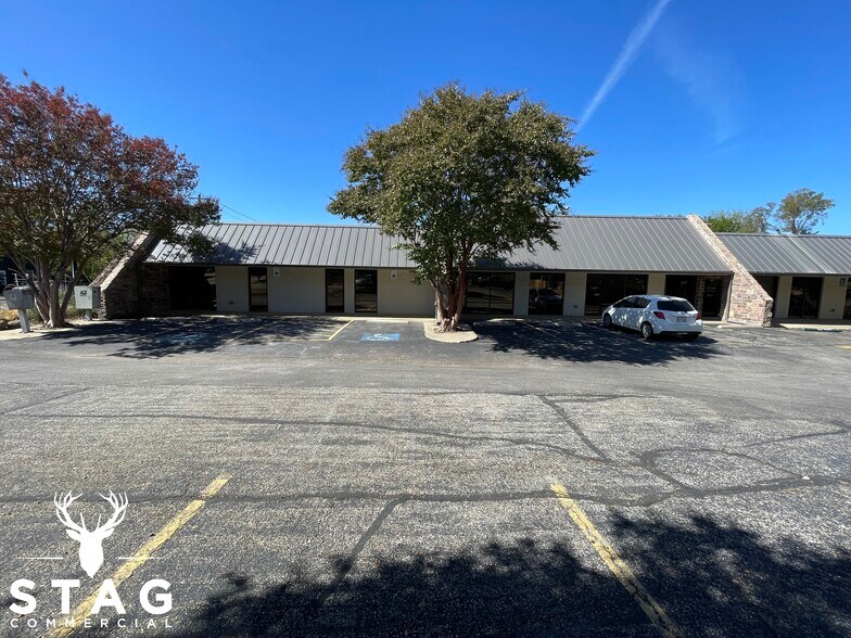 More Photos Of 1716 Scripture St, Denton Office Residential For Lease