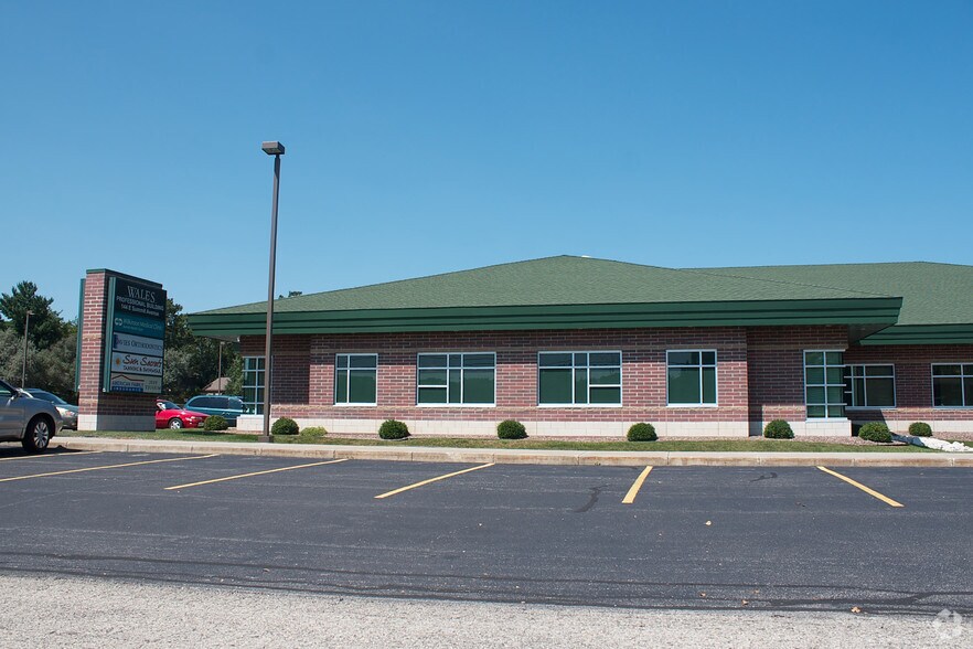 More Photos Of 144 E Summit Ave, Wales Medical For Sale