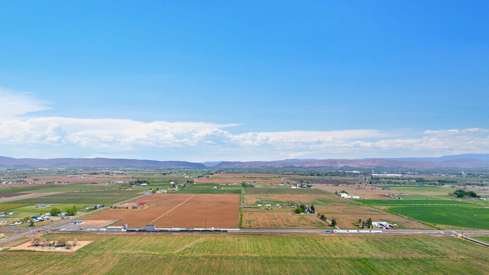 More Photos Of 3800 Branch Rd, Wapato Distribution For Sale