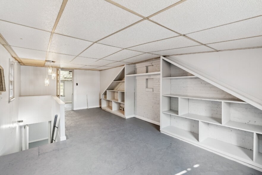 More Photos Of 705 Dunnington St, Columbia Freestanding For Sale