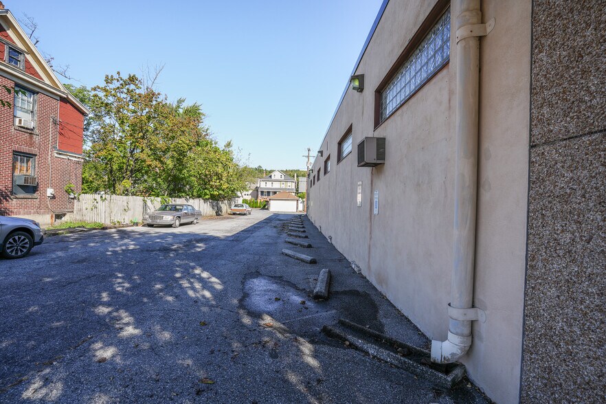 More Photos Of 431 Delaware Ave, Palmerton Office For Sale