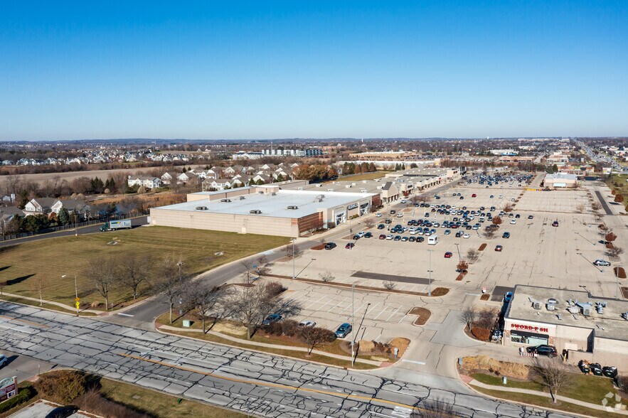 More Photos Of 251 N Randall Rd, Batavia Department Store For Sale