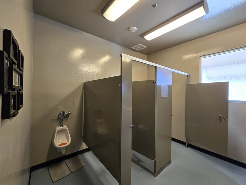 More Photos Of 2555 N Crownpointe Dr, Prescott Valley Freestanding For Sale