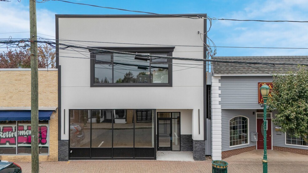 More Photos Of 35 Center St, Southington Storefront Retail Office For Lease