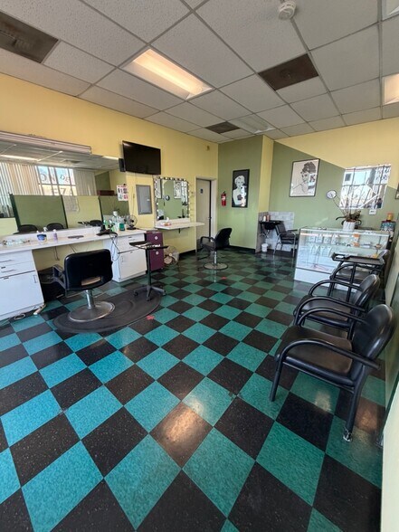 More Photos Of 937 S Alvarado St, Los Angeles Storefront Retail Office For Lease