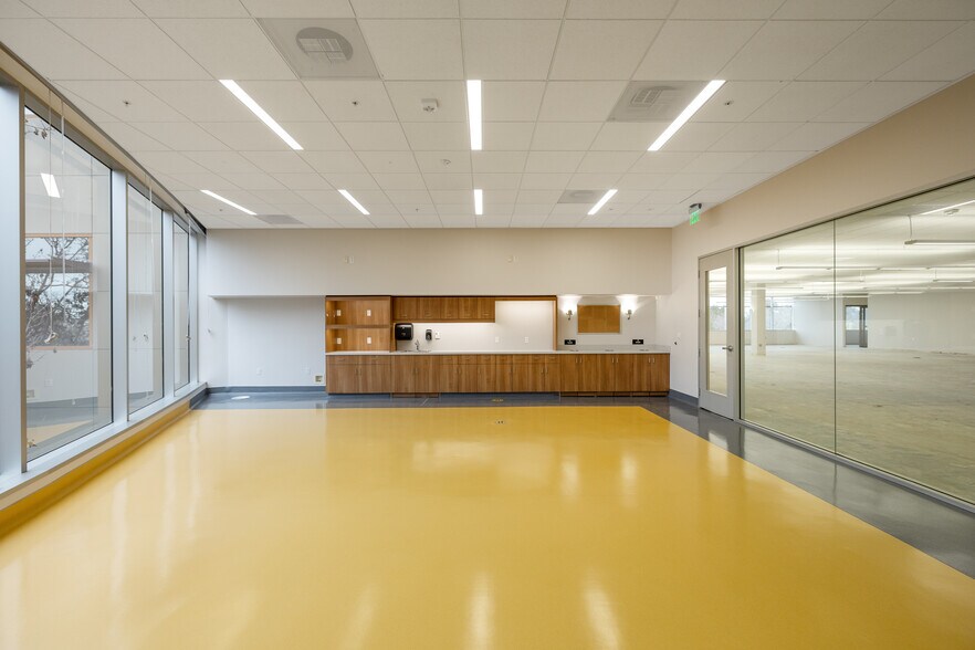 More Photos Of 6900 Paseo Padre Pky, Fremont Office For Lease